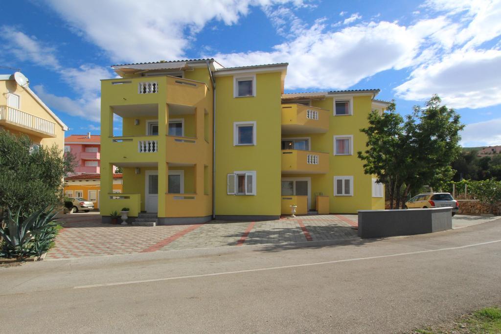 Apartments Koritnik 푸나트 객실 사진