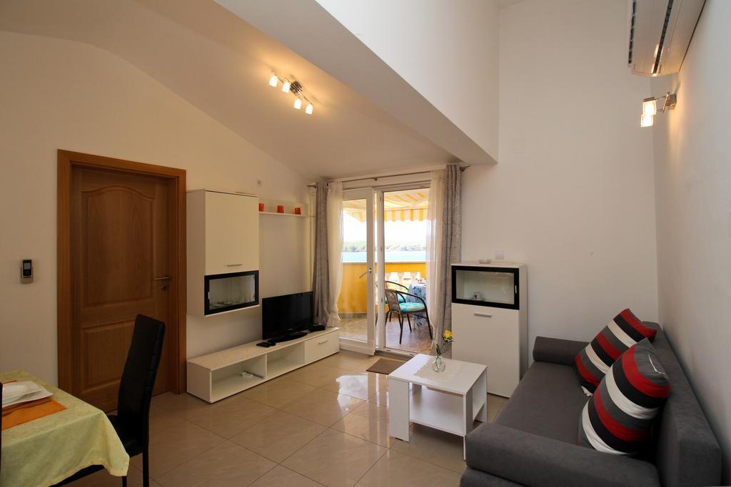 Apartments Koritnik 푸나트 외부 사진